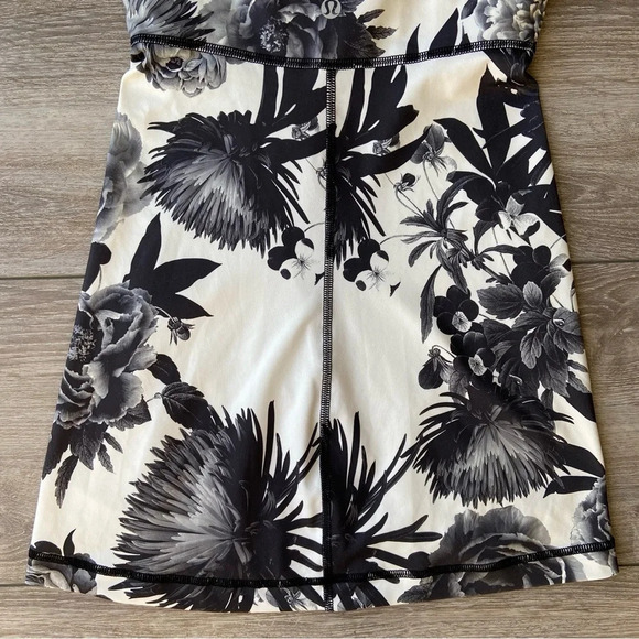 LULULEMON Aria Tank II Brisk Bloom Black White - Picture 13 of 14